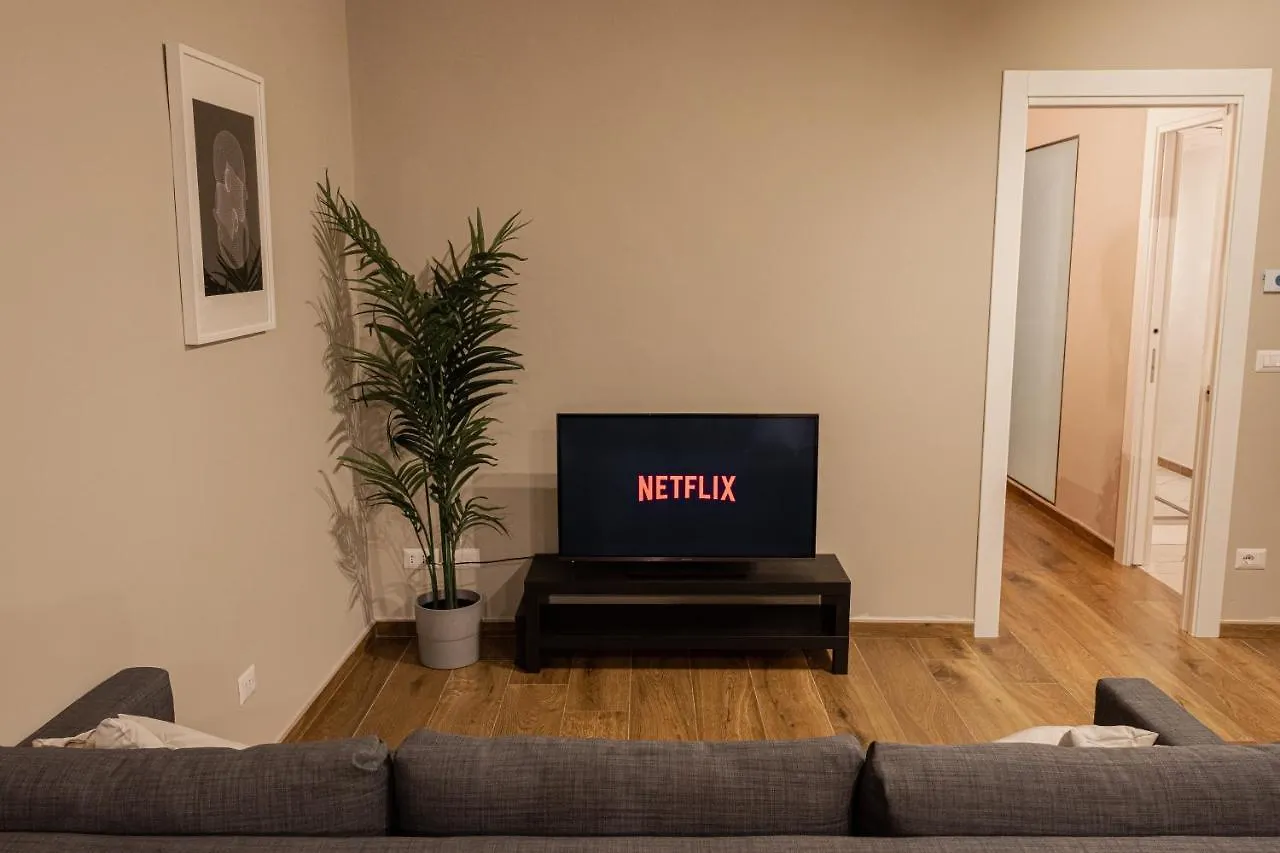 Lägenhet Apulialux City Center Loft Con Spa & Netflix Bari Italien